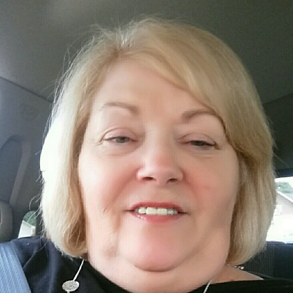 Meet your Posher, Debbiie